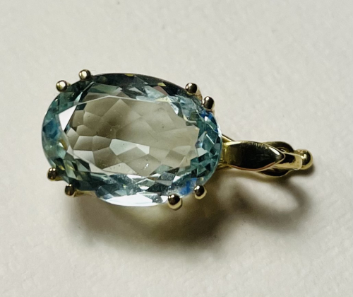 Aquamarin Anhänger oval 750GG